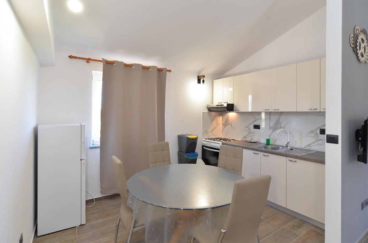 Apartments Elizabeta 1701 Fazana Exterior photo