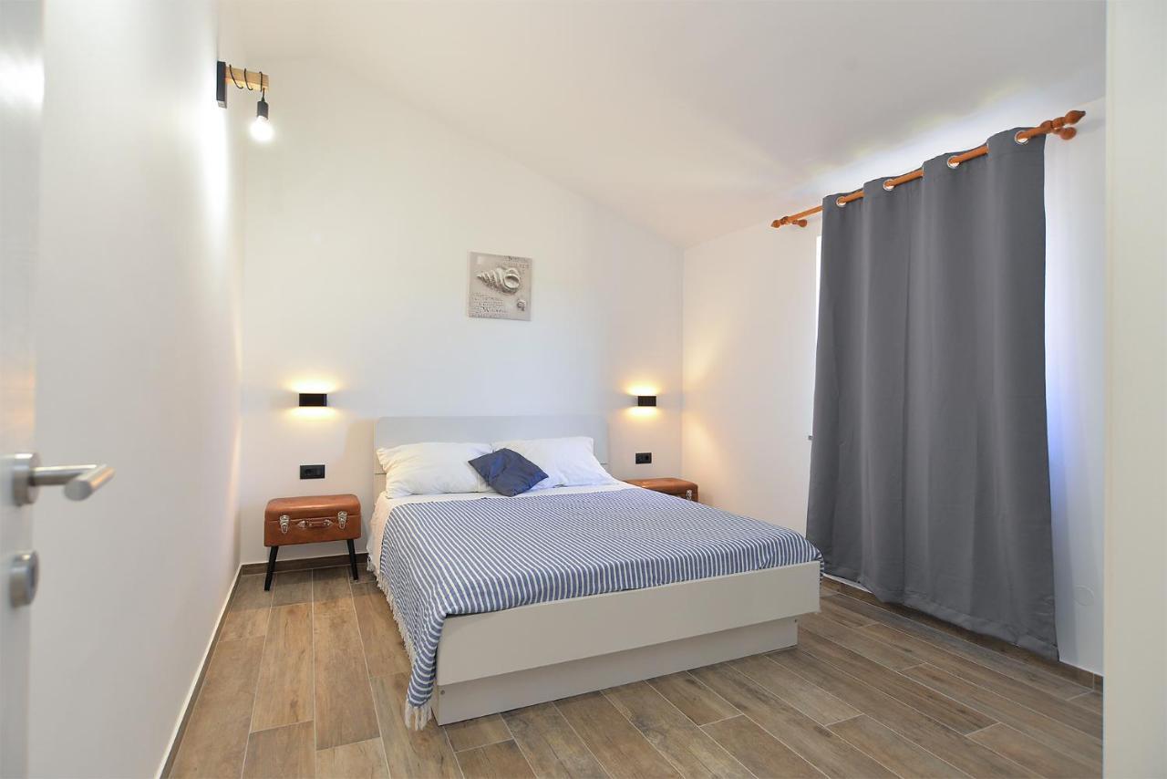 Apartments Elizabeta 1701 Fazana Exterior photo