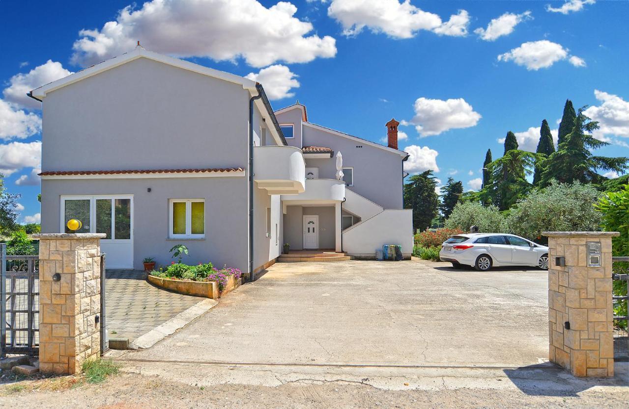 Apartments Elizabeta 1701 Fazana Exterior photo