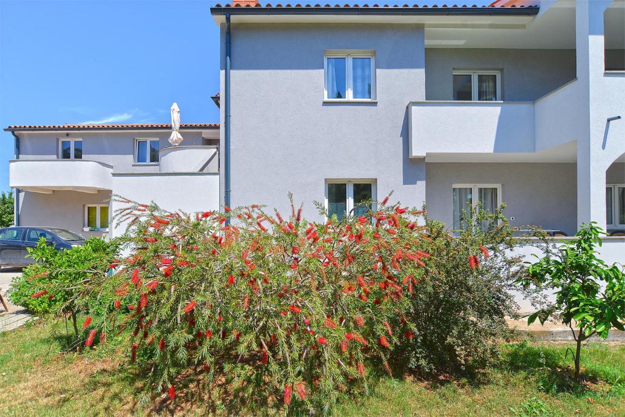 Apartments Elizabeta 1701 Fazana Exterior photo