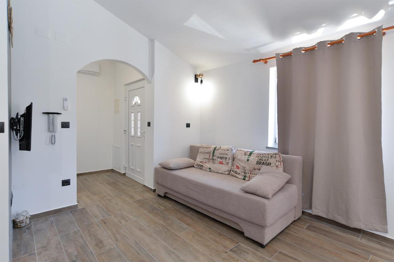 Apartments Elizabeta 1701 Fazana Exterior photo