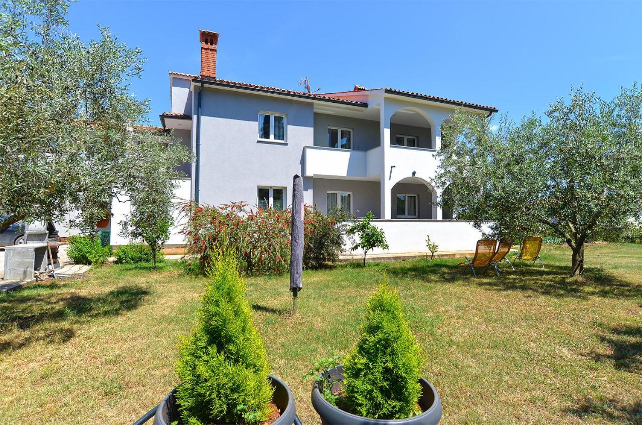 Apartments Elizabeta 1701 Fazana Exterior photo