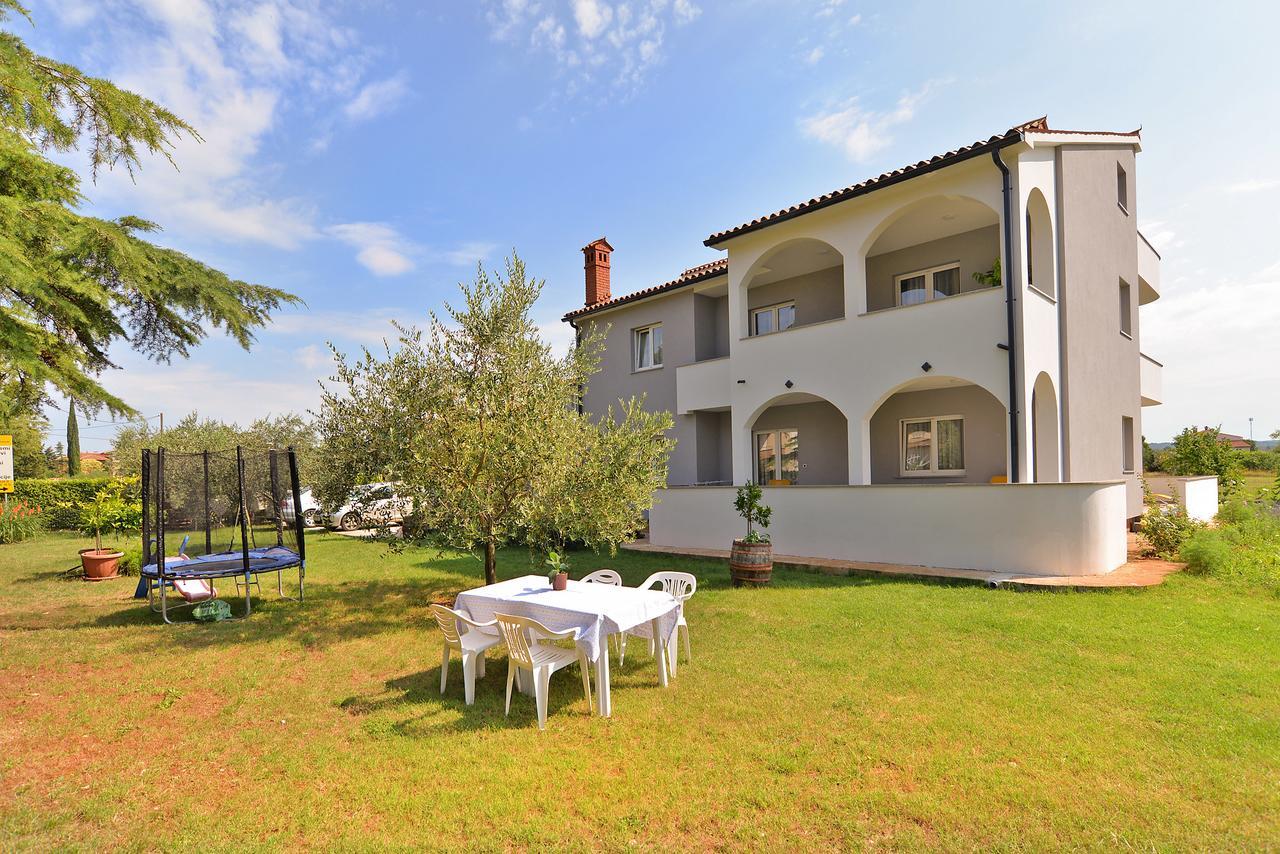 Apartments Elizabeta 1701 Fazana Exterior photo