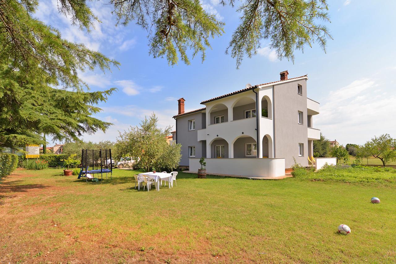 Apartments Elizabeta 1701 Fazana Exterior photo