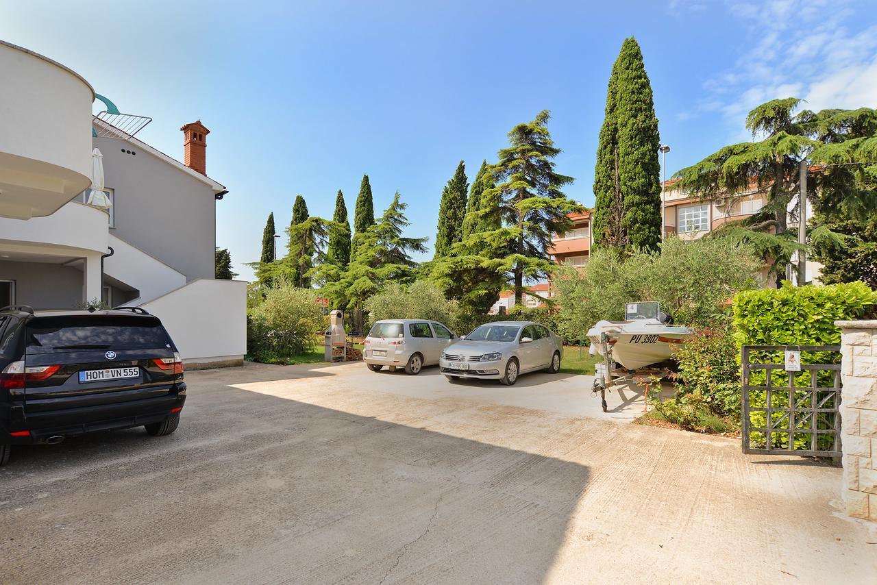 Apartments Elizabeta 1701 Fazana Exterior photo