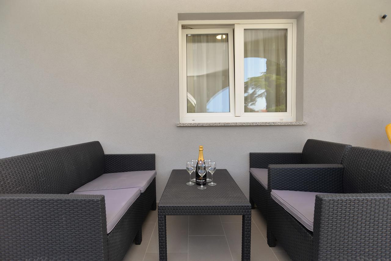 Apartments Elizabeta 1701 Fazana Exterior photo