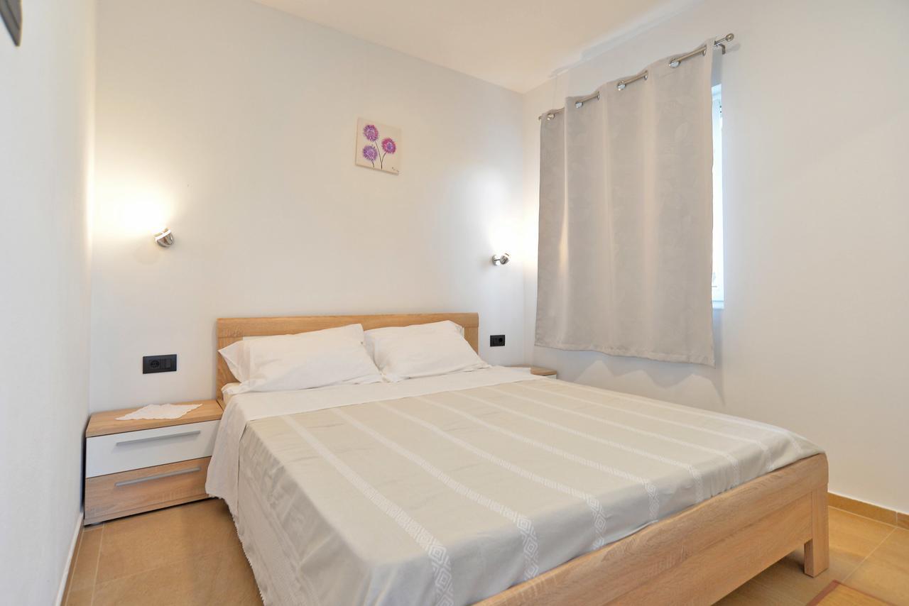 Apartments Elizabeta 1701 Fazana Exterior photo