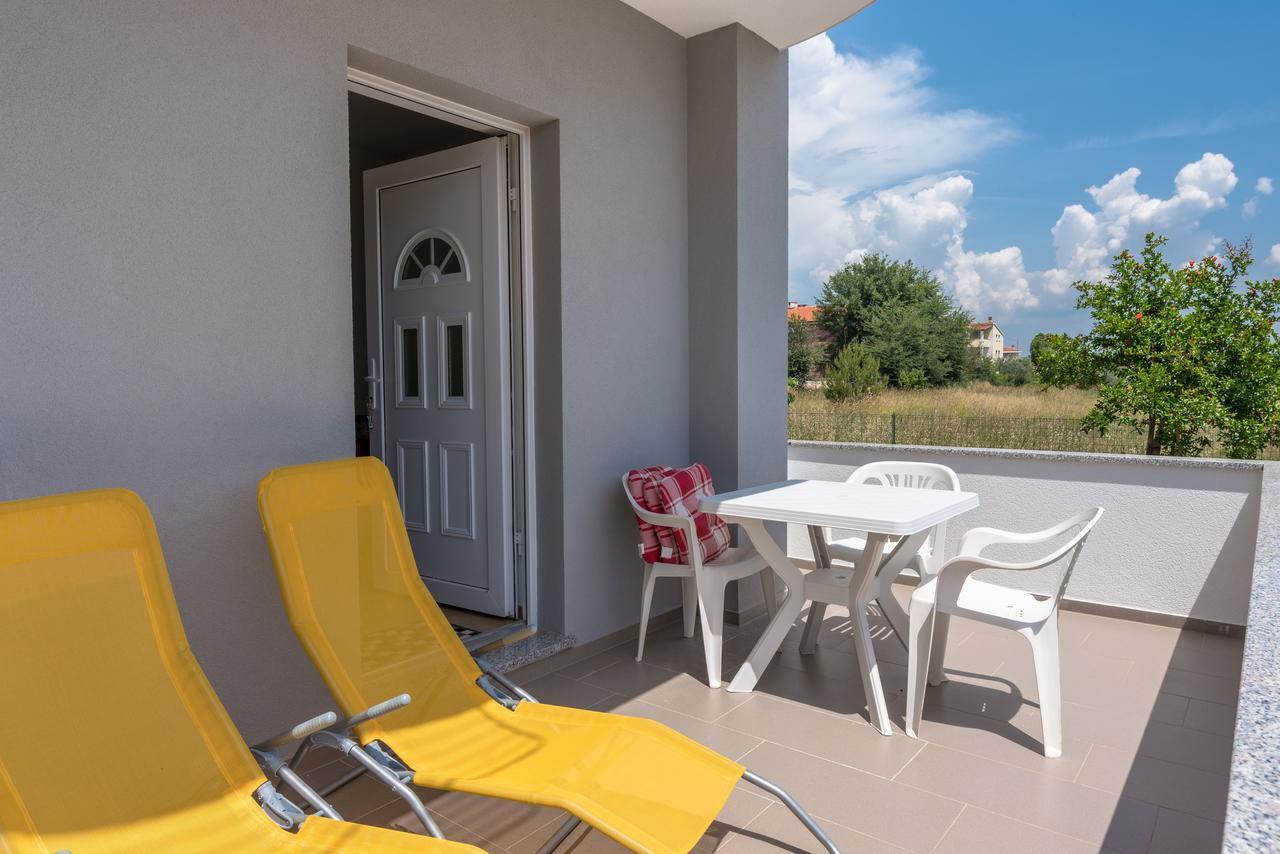 Apartments Elizabeta 1701 Fazana Exterior photo