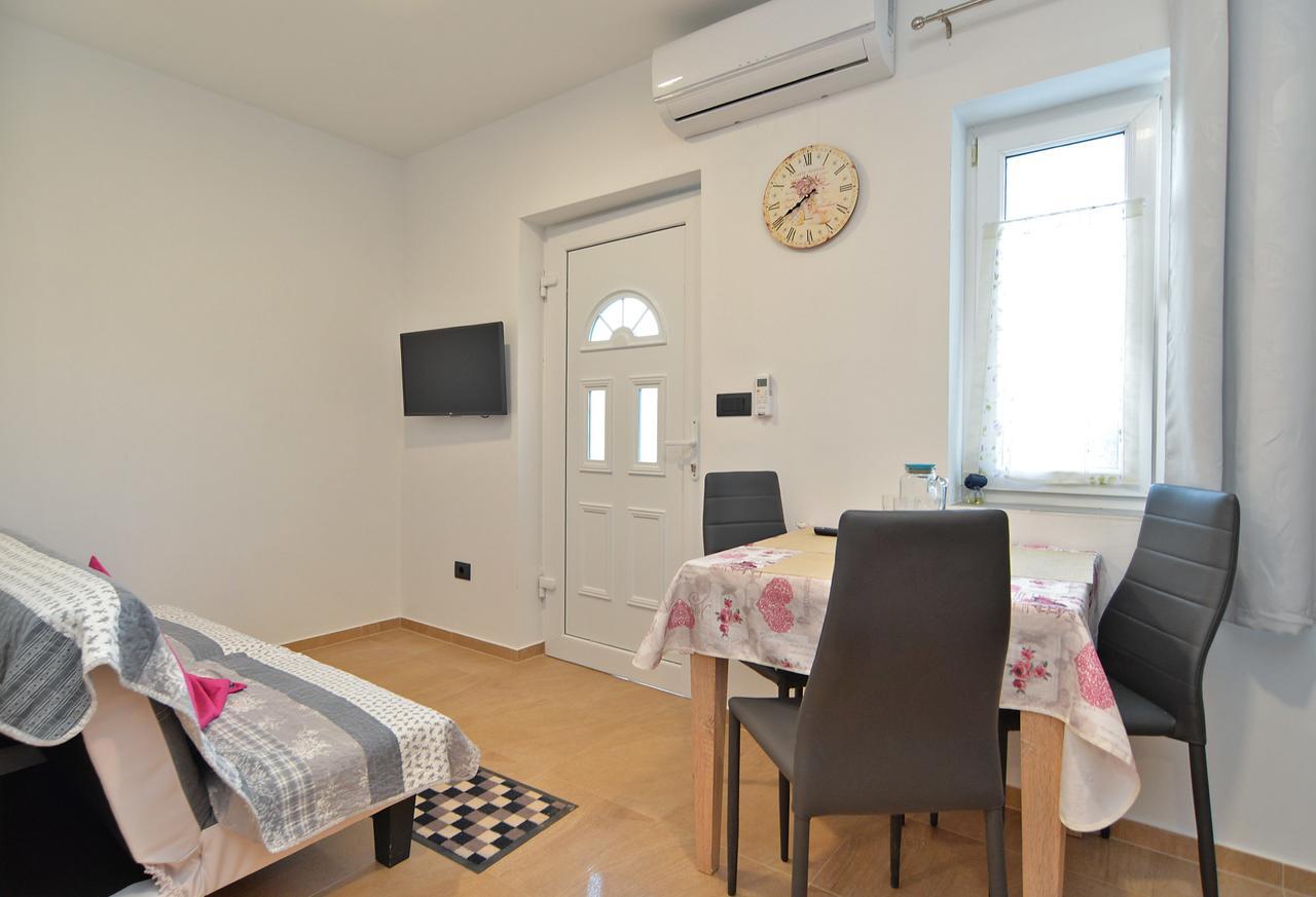 Apartments Elizabeta 1701 Fazana Exterior photo