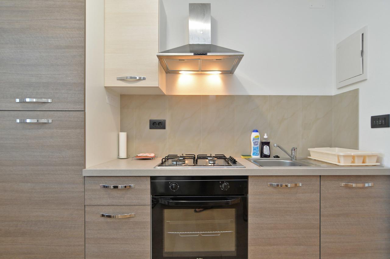 Apartments Elizabeta 1701 Fazana Exterior photo