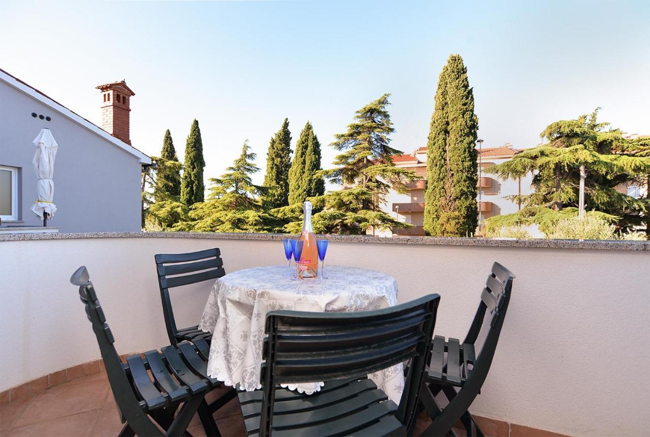 Apartments Elizabeta 1701 Fazana Exterior photo